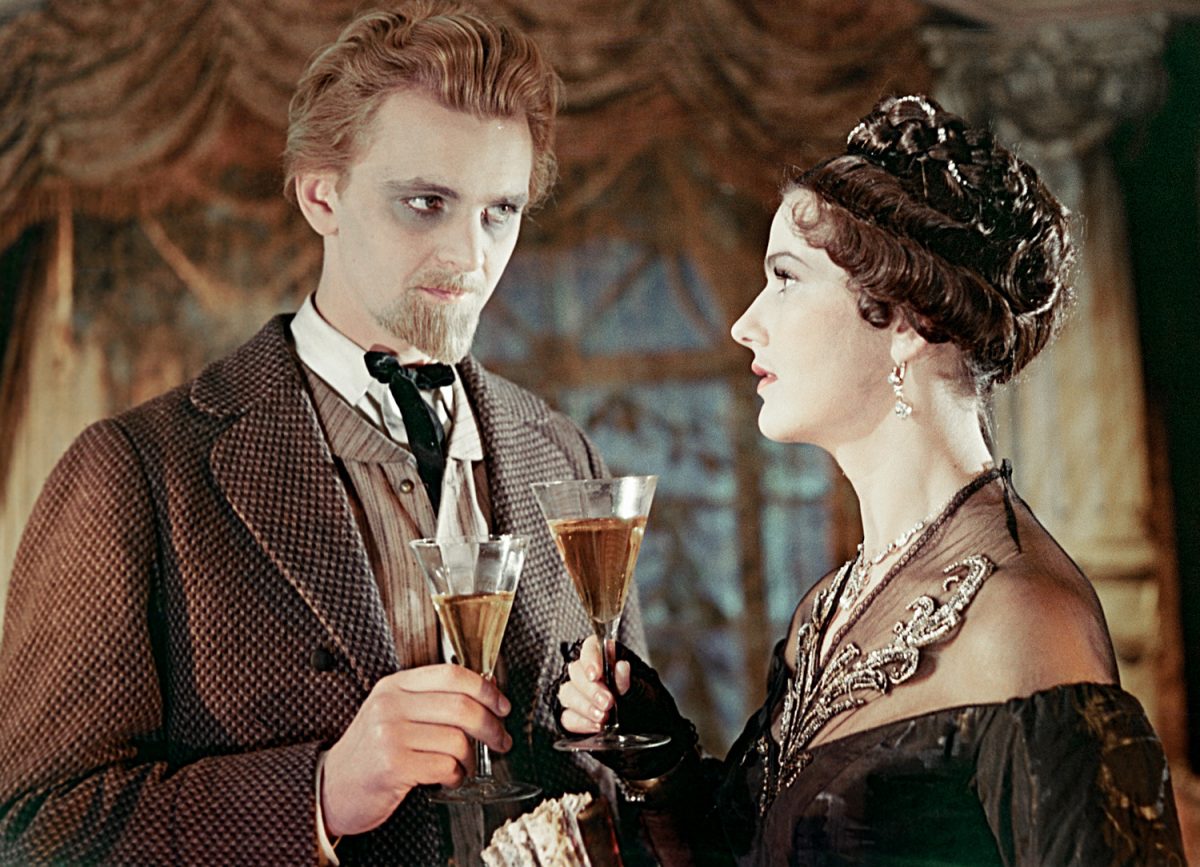 Yury Yakovlev (principe Myškin) e Yuliya Borisova (Nastàs’ja Filìppovna) nel film L'idiota (1958)
