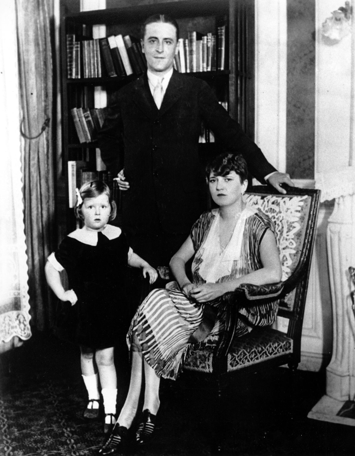 In famiglia. Zelda Sayre (1900-1948) con il marito Francis Scott Fitzgerald (1896-1940) e la figlia Scottie nata nel 1921